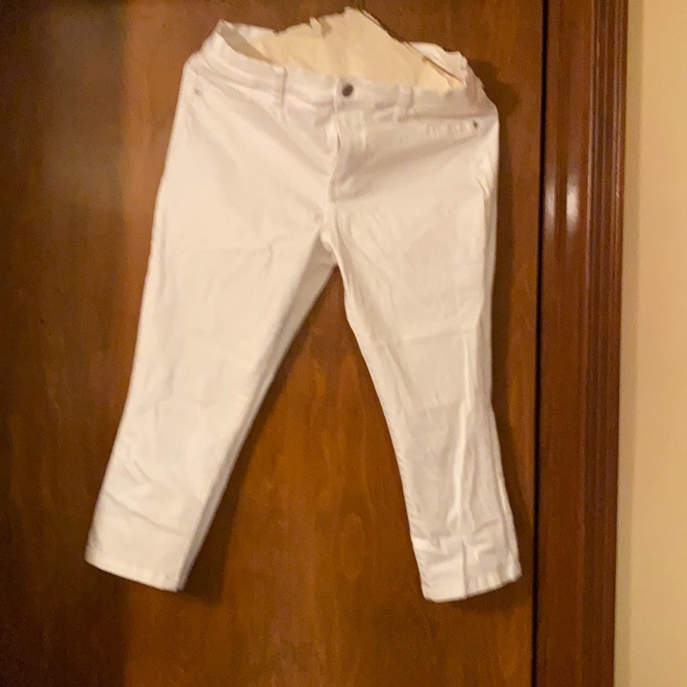 White denim Capri pants